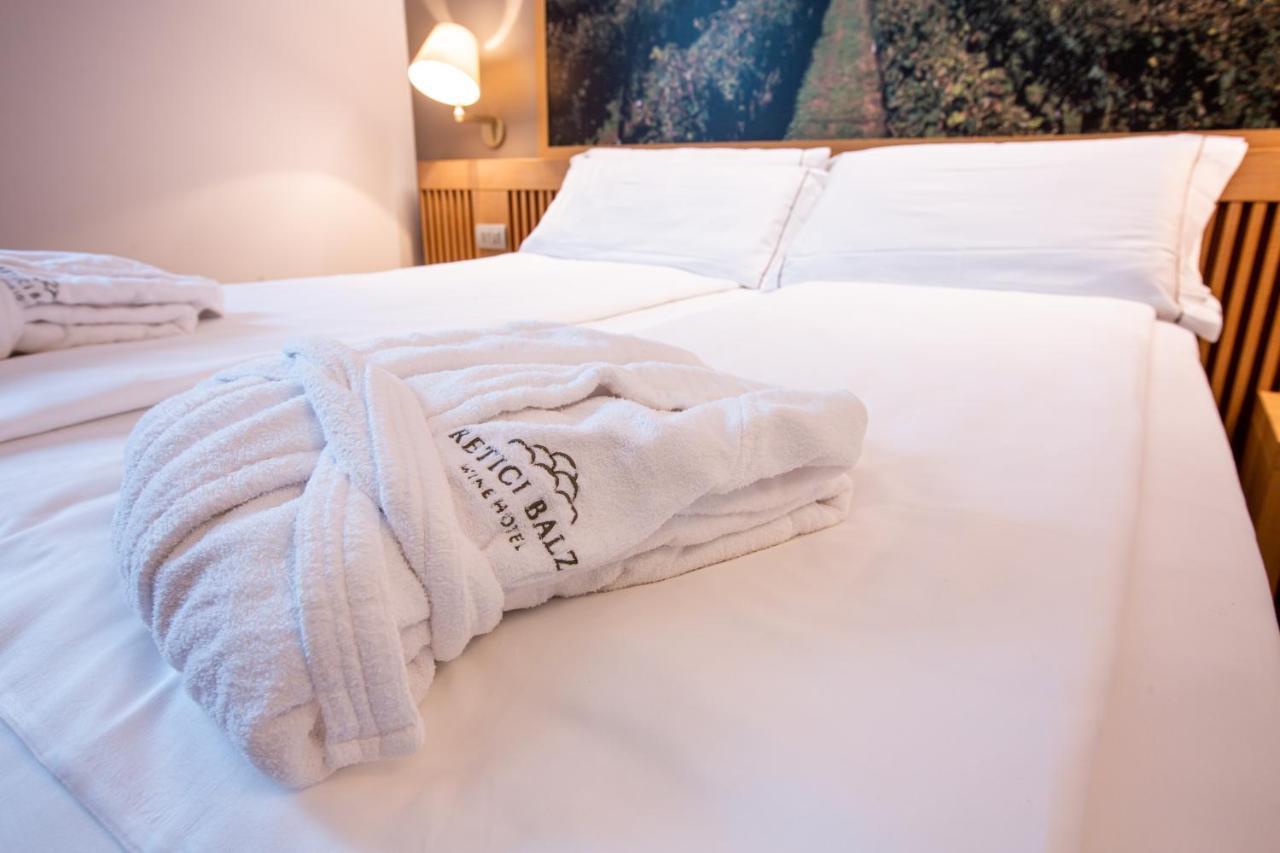 Wine Hotel Retici Balzi Poggiridenti Екстер'єр фото