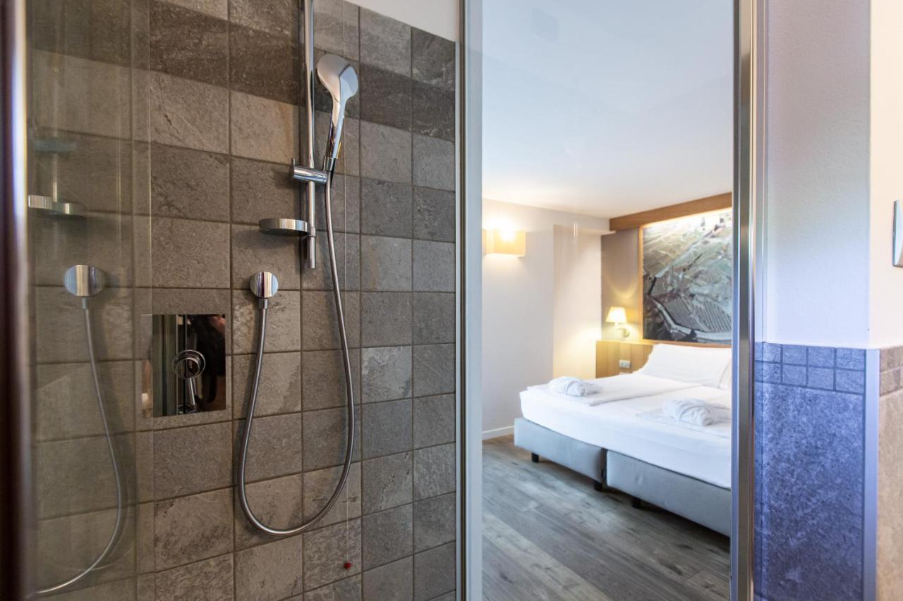 Wine Hotel Retici Balzi Poggiridenti Екстер'єр фото