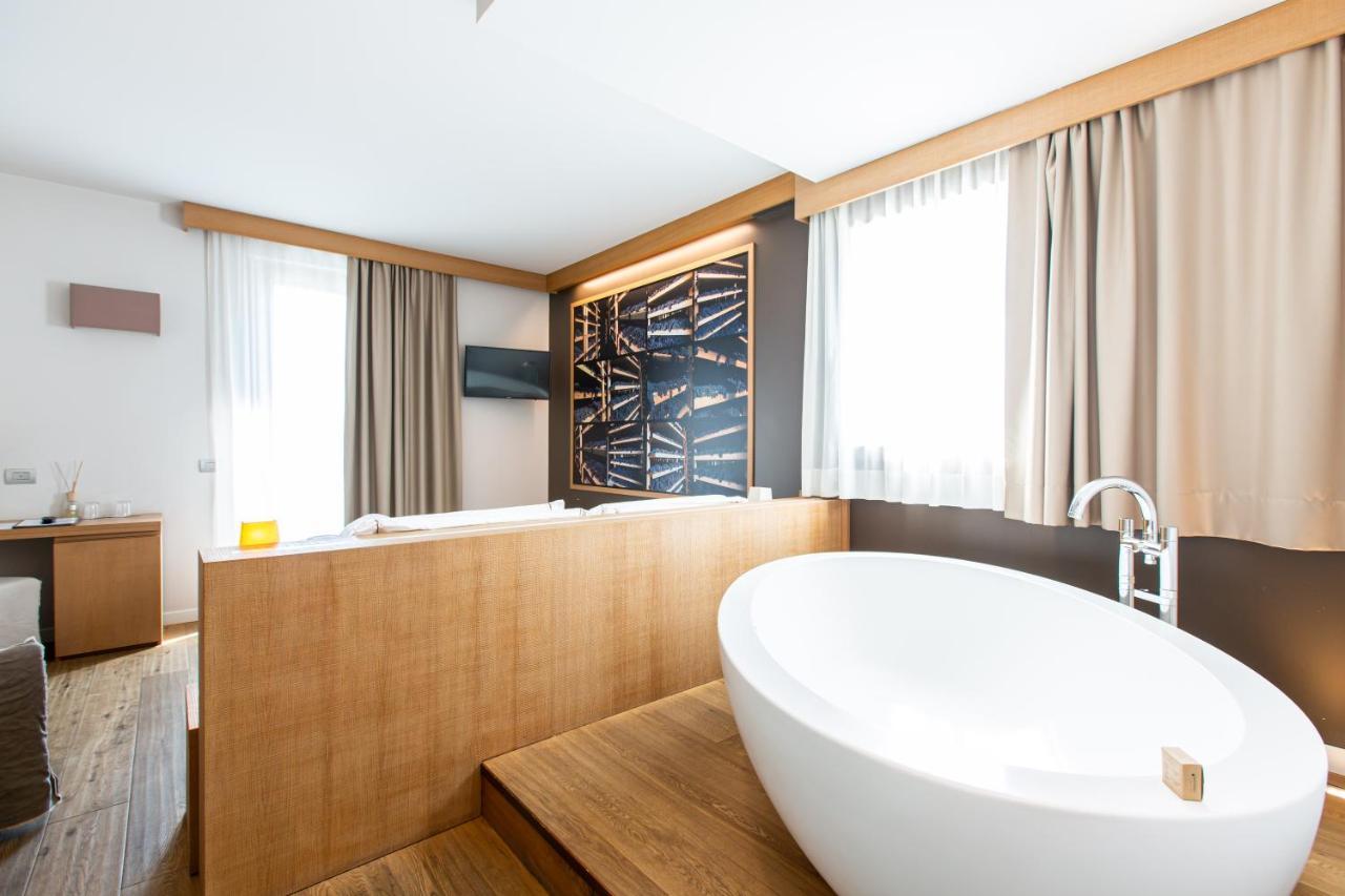 Wine Hotel Retici Balzi Poggiridenti Екстер'єр фото