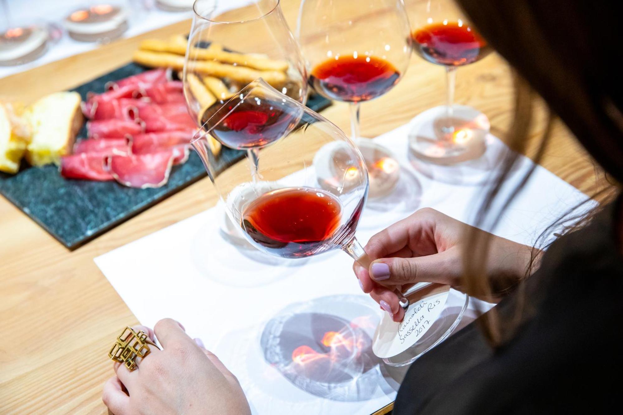 Wine Hotel Retici Balzi Poggiridenti Екстер'єр фото