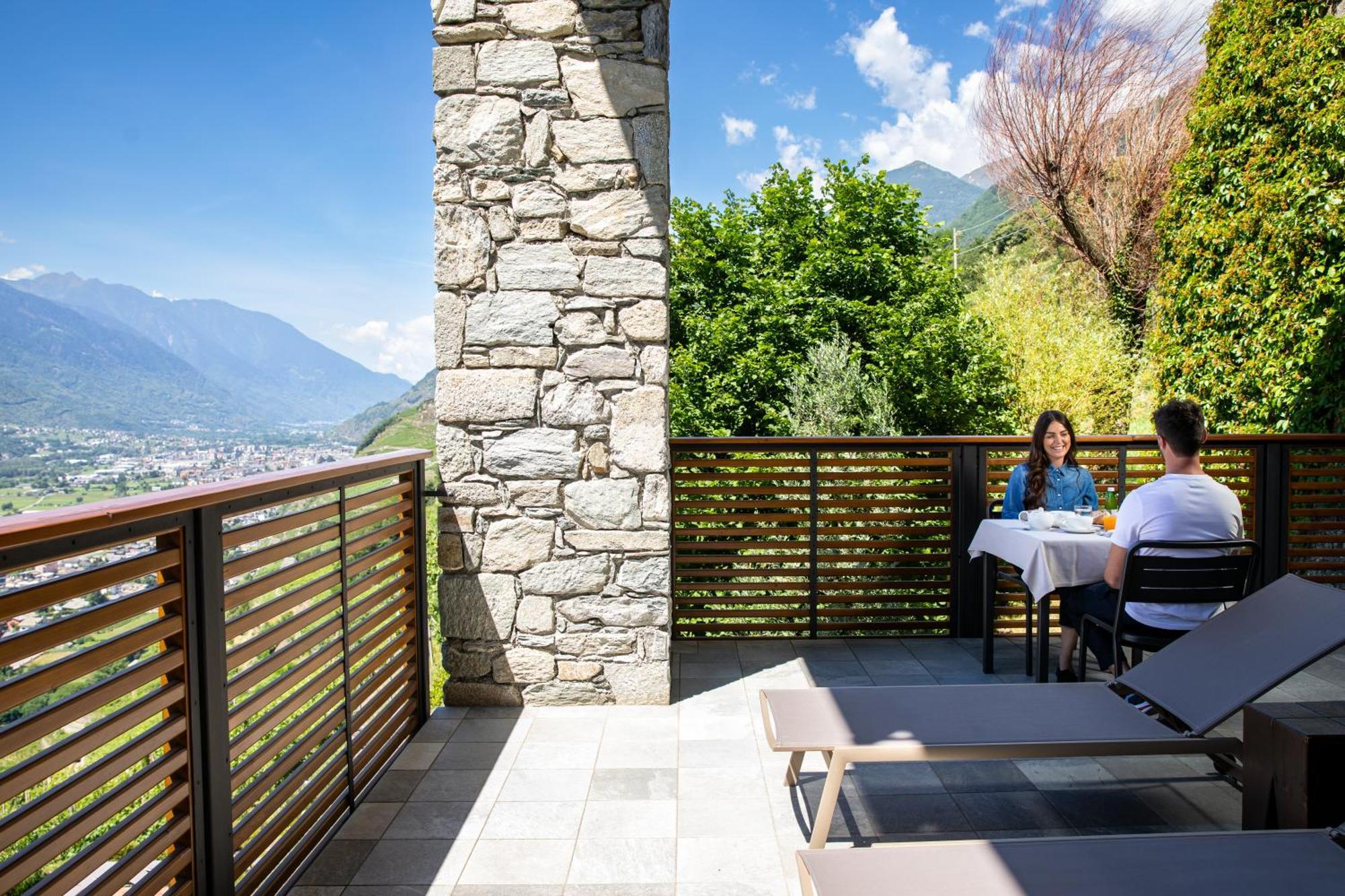 Wine Hotel Retici Balzi Poggiridenti Екстер'єр фото