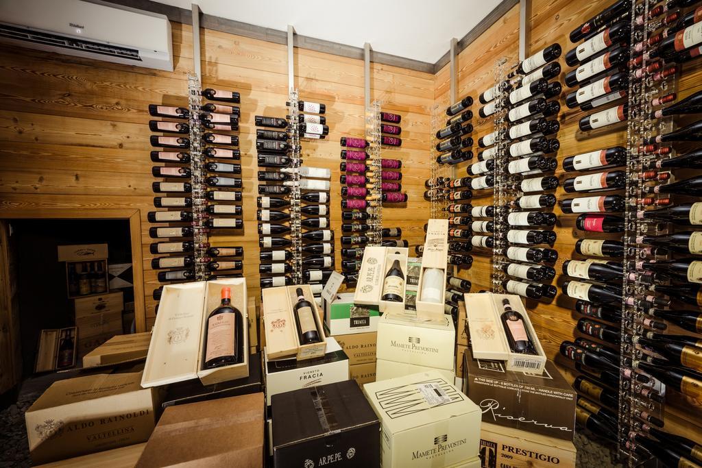 Wine Hotel Retici Balzi Poggiridenti Екстер'єр фото