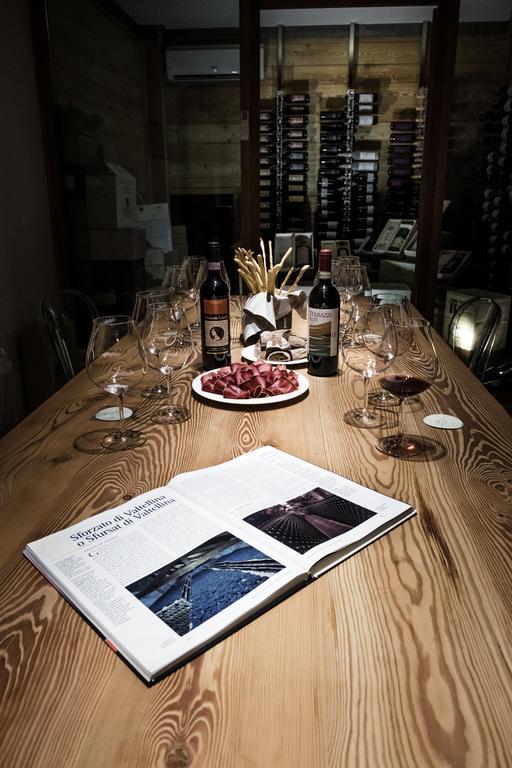 Wine Hotel Retici Balzi Poggiridenti Екстер'єр фото