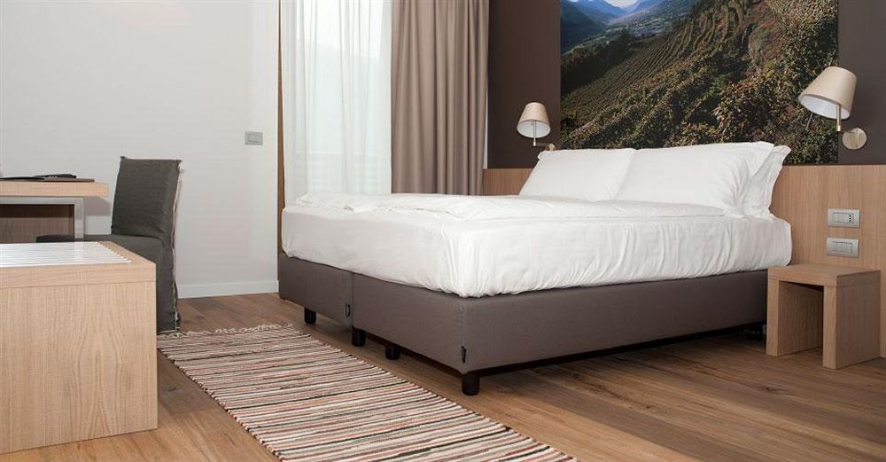 Wine Hotel Retici Balzi Poggiridenti Екстер'єр фото