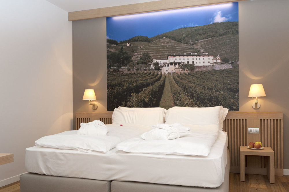 Wine Hotel Retici Balzi Poggiridenti Екстер'єр фото