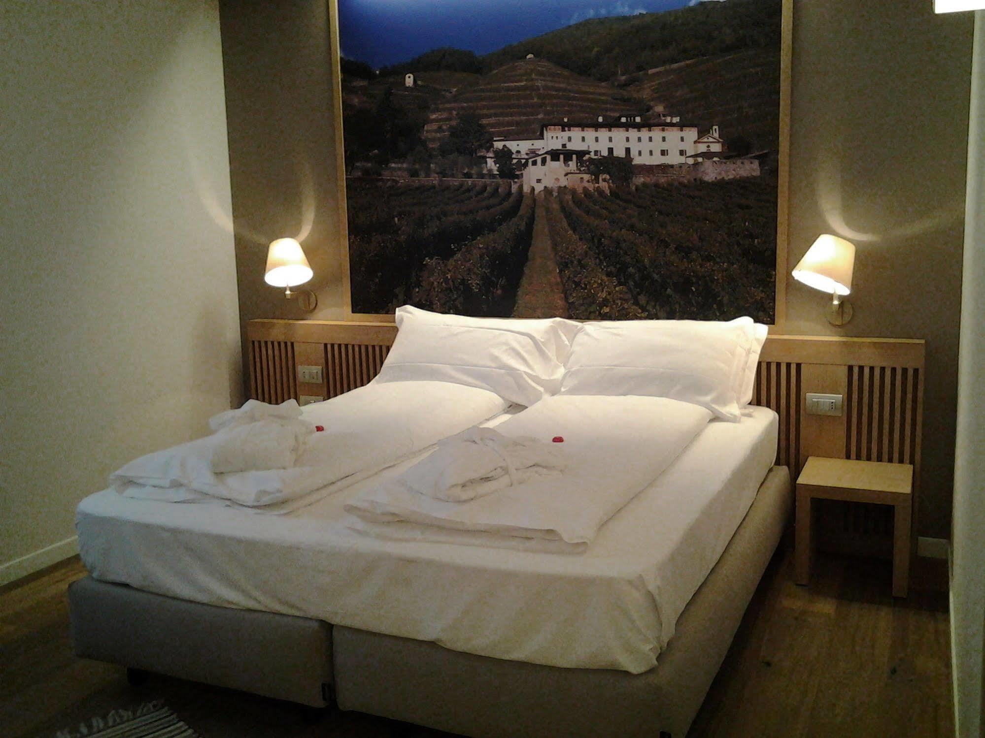 Wine Hotel Retici Balzi Poggiridenti Екстер'єр фото